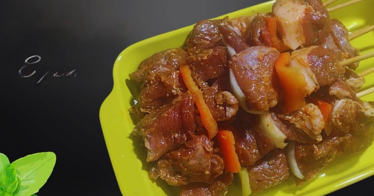 Espetinho de Carne com Legumes Simples e Saboroso é a opção perfeita para o seu...
