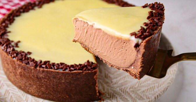 Sobremesas: Essa Torta de Chocolate Cremosa Vai Virar Sua Sobremesa Preferida