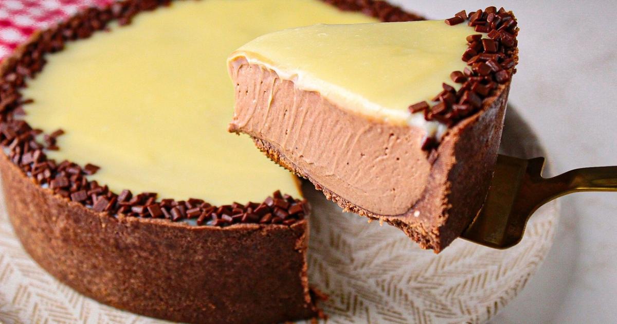 Torta cremosa de chocolate, sem forno e sem fogão, super fácil de preparar....