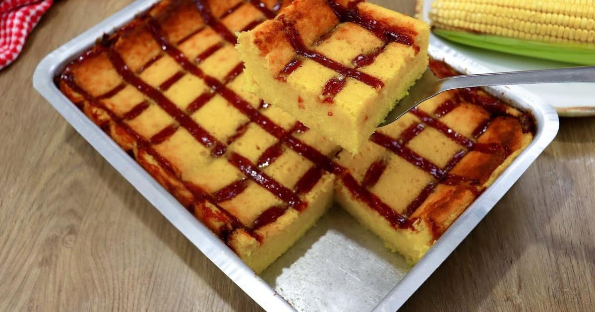 Bolo de milho verde com goiabada simples, cremoso e muito gostoso....