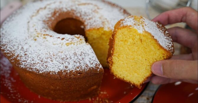 Bolos: Este Bolo de Fubá com Iogurte é o Mais Fofinho Que Você Vai Fazer