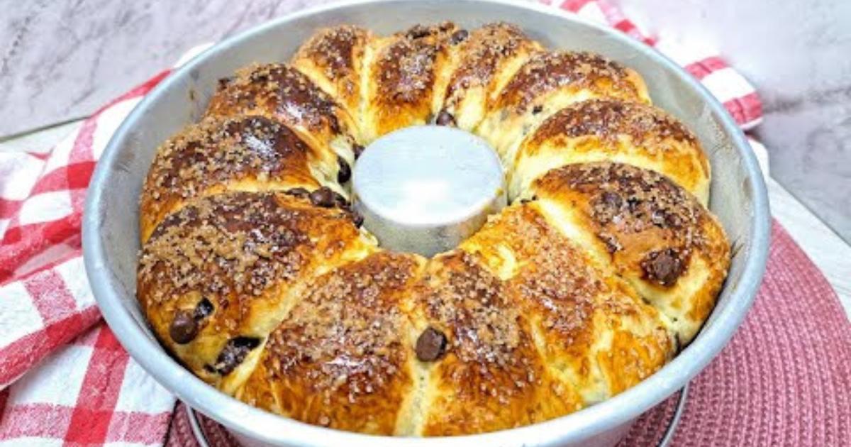 Aprenda a fazer um donut fofinho e cheio de chocolate para o seu café da...