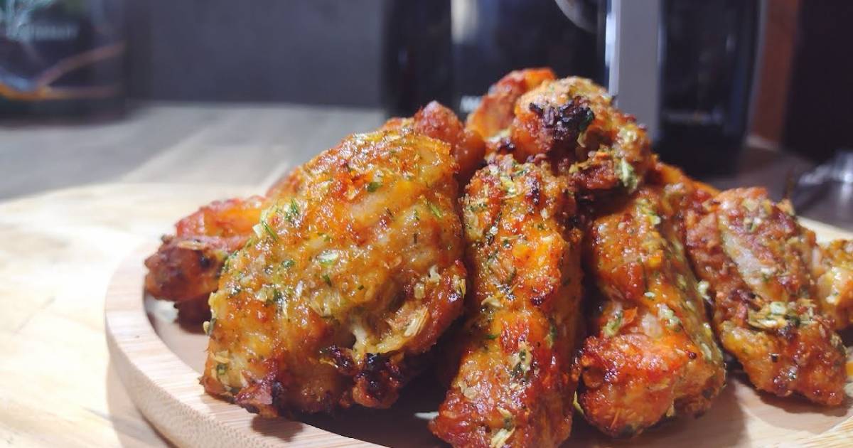 A receita Frango Frito Crocante na Airfryer Bem Temperado ensina como fazer frango crocante, rápido...