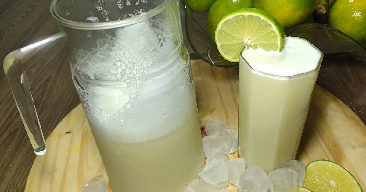 Limonada Suíça Cremosa Gelada Sem Amargar é perfeita para os dias quentes, feita com limão...