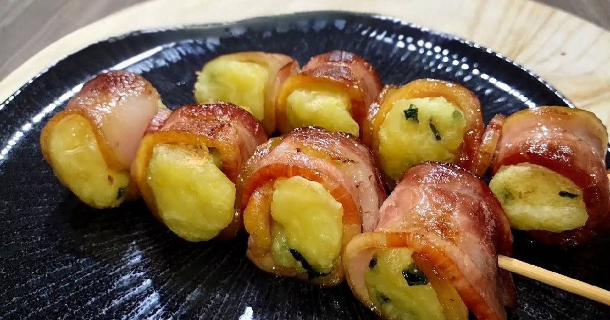 O Medalhão de Mandioca com Bacon Fácil e Saboroso é a entrada perfeita para churrascos,...