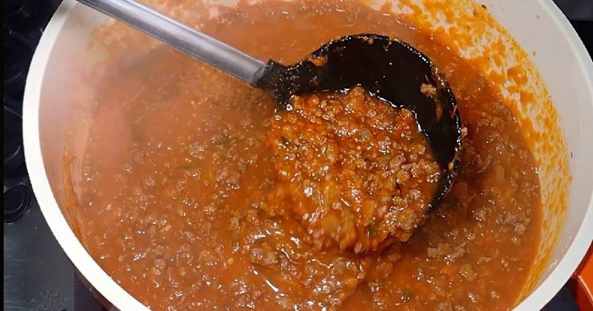 A receita Molho à Bolonhesa Caseiro Com Tomate Natural Fácil ensina a preparar um molho...