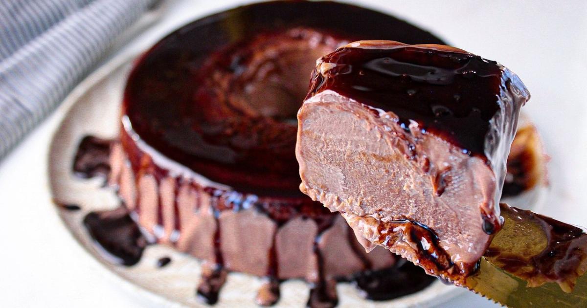 Sobremesa gelada super cremosa e com sabor intenso de chocolate....