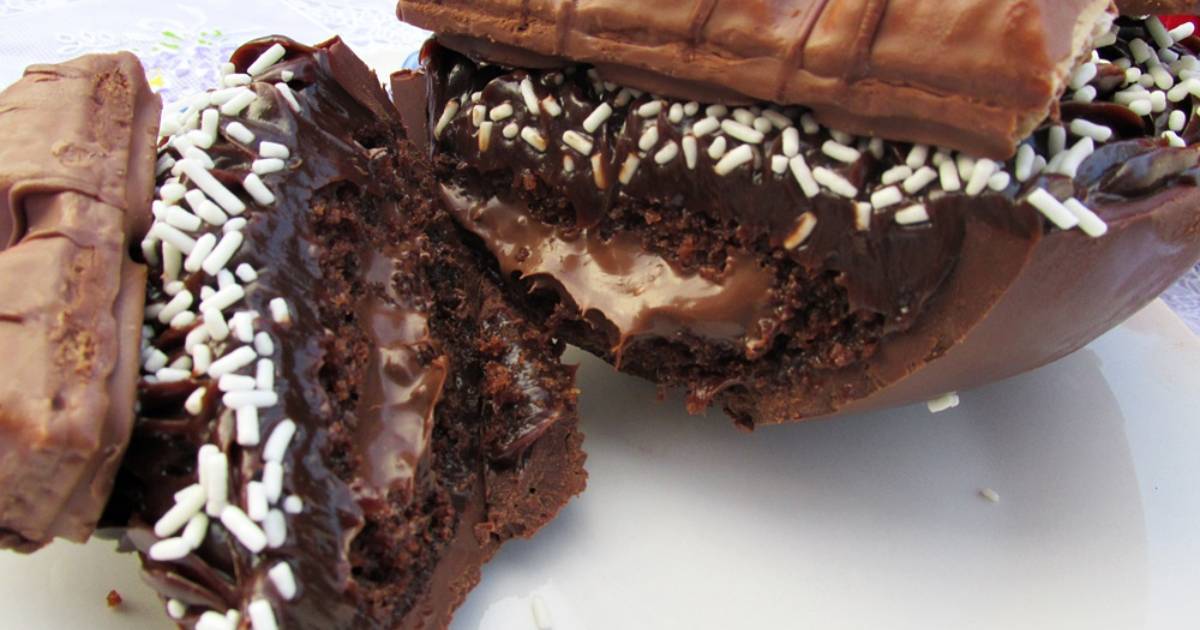 Aprenda a fazer o Ovo de Páscoa Bolo de Rolo de Chocolate, um presente delicioso...