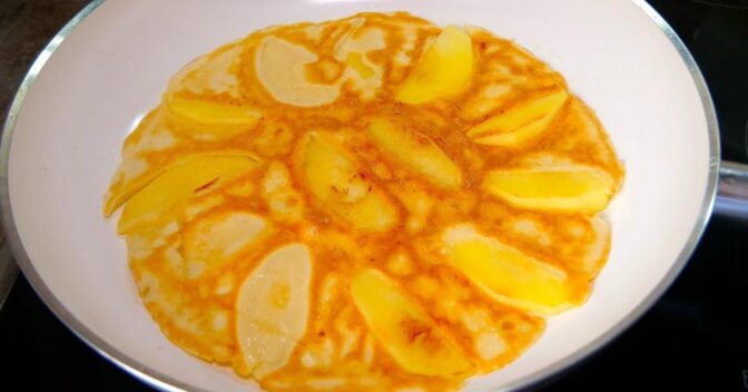Lanche: Panquecas de Maçã Rápidas