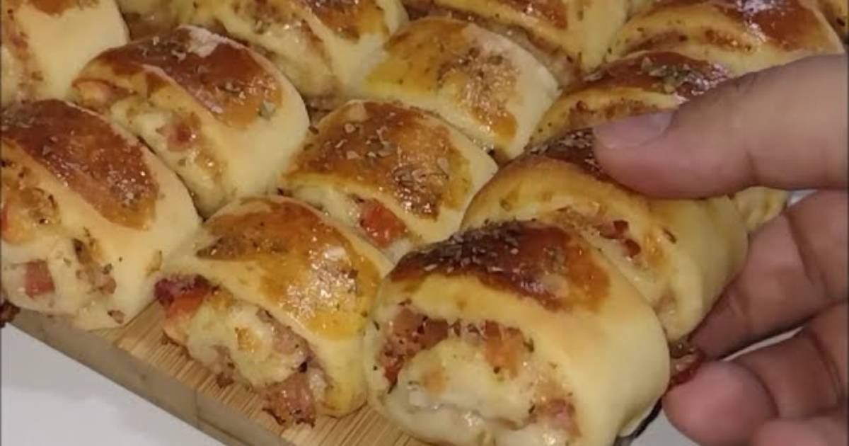 Pão de Frios de Padaria Rápido e Fácil é ideal para lanche, festas ou vender....