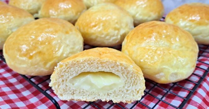 Pães: Receita de Pão de Batata com Cream Cheese que Derrete na Boca