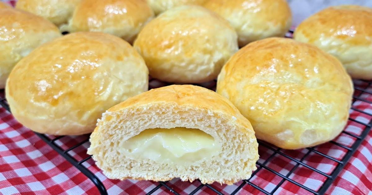 Receita simples e fofa de pão de batata com cream cheese...