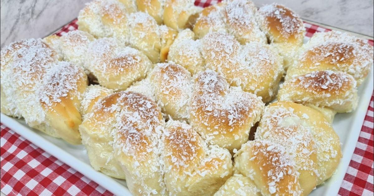 Receita fácil e perfeita de pão de coco doce com leite condensado....