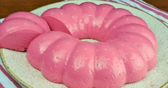 Pudim: Pudim de Morango Sem Forno: A Receita Mais Cremosa e Simples Que Você Vai Ver
