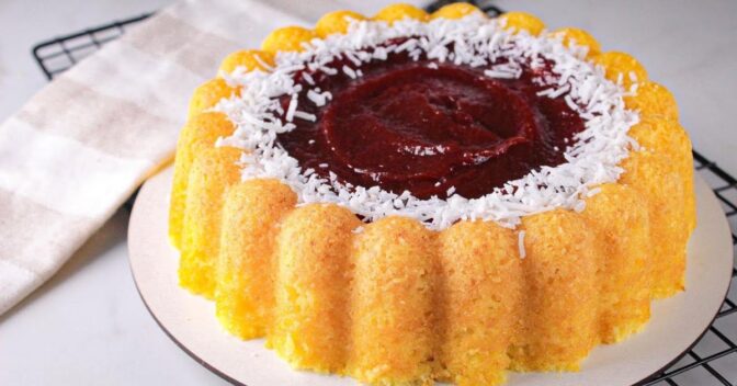 Bolos: Receita de Bolo de Fubá Fofinho e Úmido com Dica de Cobertura