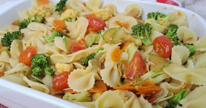 Especiais: Macarrão com Legumes Pronto em 10 Minutos: Receita Colorida e Deliciosa