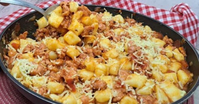 Especiais: Este Nhoque de Batata com Molho de Linguiça Vai Surpreender Você!