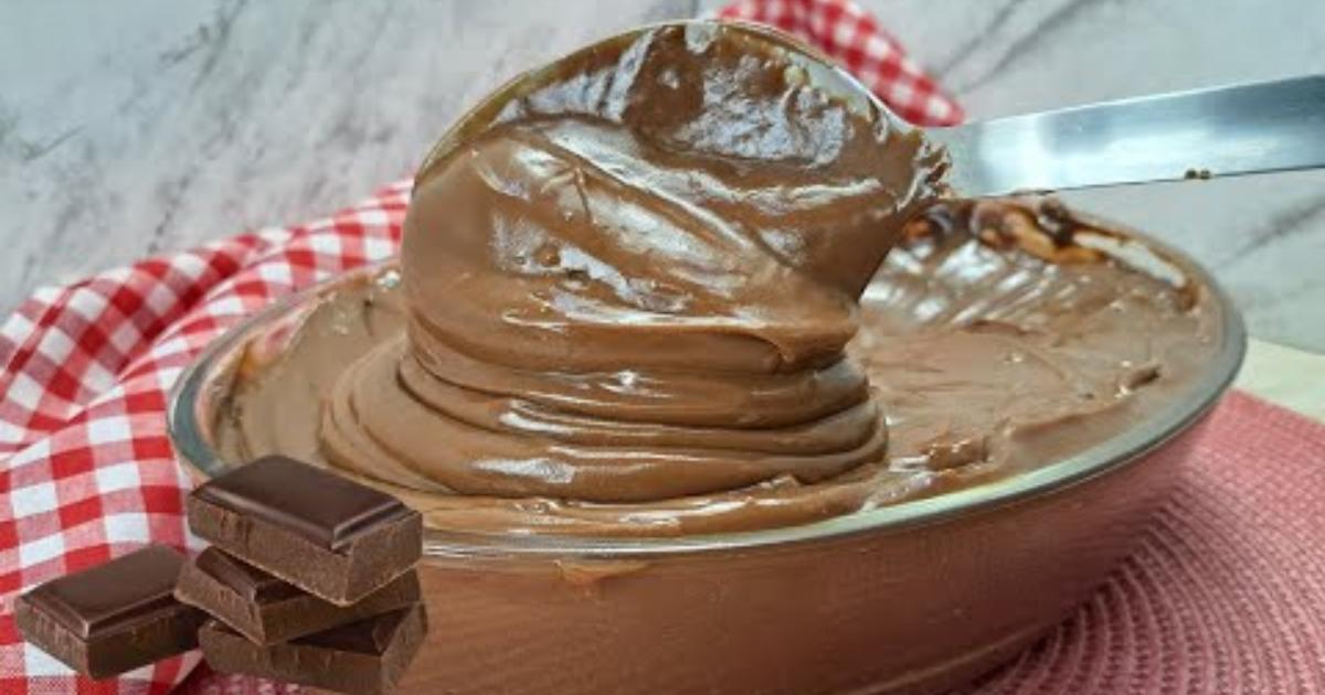 Receita Imperdível: Recheio Cremoso de Chocolate para Bolos e Sobremesas