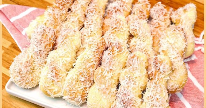 Lanche: Rosquinhas de Coco com Leite Condensado