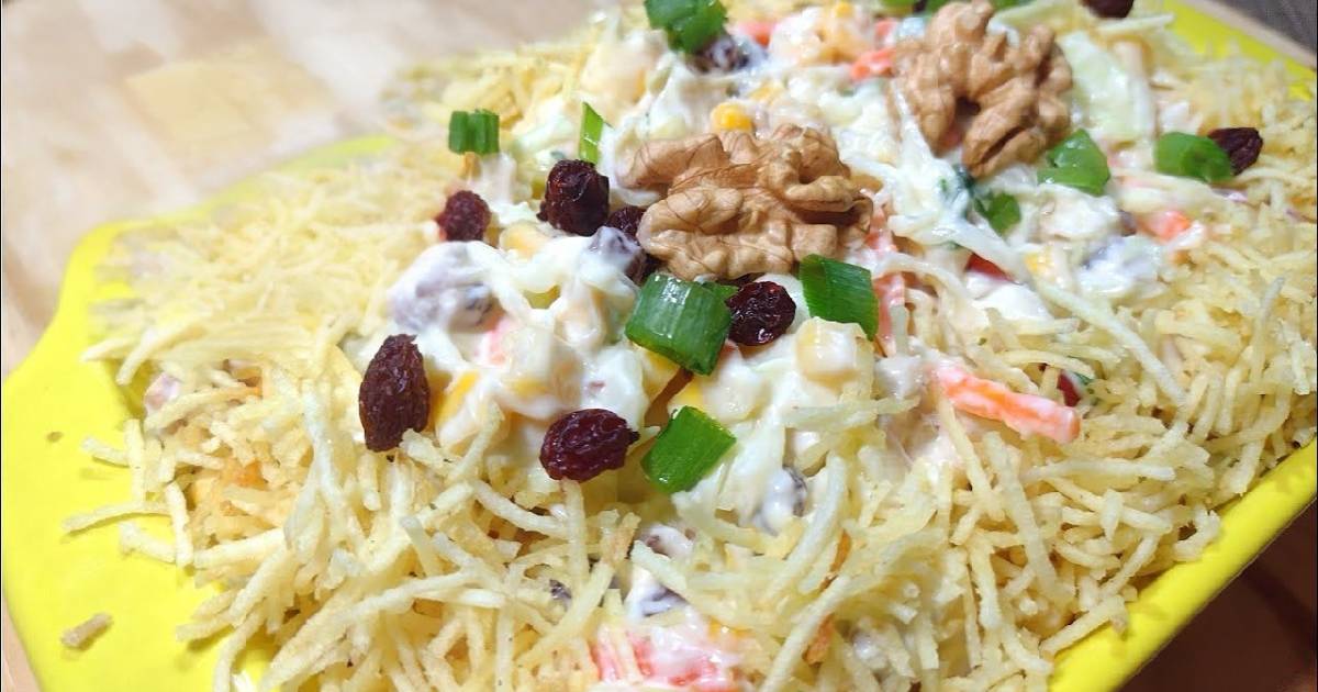 Faça Salada Repolho Cremosa Requeijão Maionese Festa Fácil, perfeita para eventos especiais, com textura cremosa...