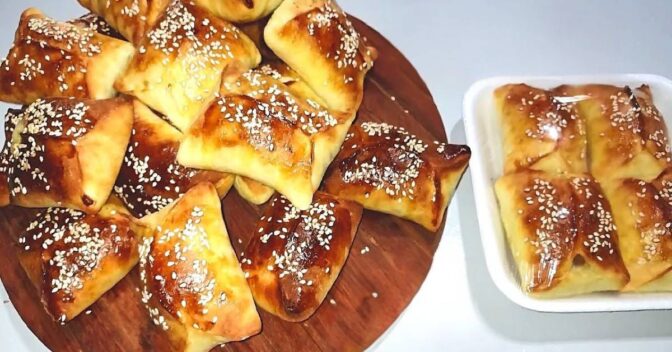 Lanche: Salgado Assado de Calabresa com Queijo Fácil