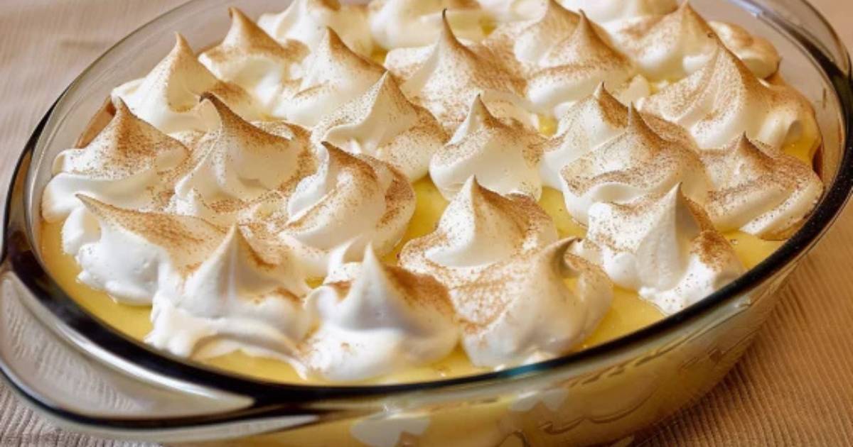 A Sobremesa de Banana com Merengue Gratinado traz sabor de infância com preparo simples e...