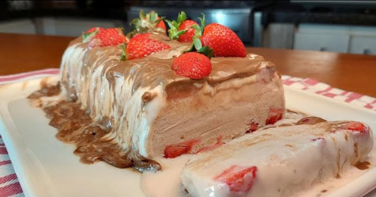 Receita de Sorvetão Sensação com Morango e Chocolate: Uma Sobremesa de Gelar o Coração