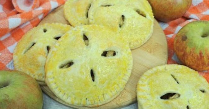 Lanche: Receita Incrível de Tortinhas de Maçã com Massa Que Derrete na Boca