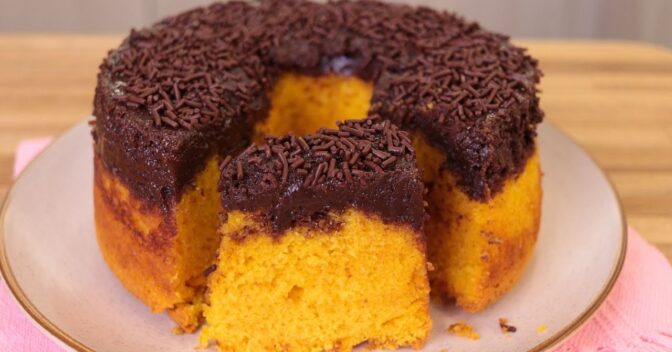 Bolos: Surpreendente Bolo de Cenoura com Brigadeiro Invertido