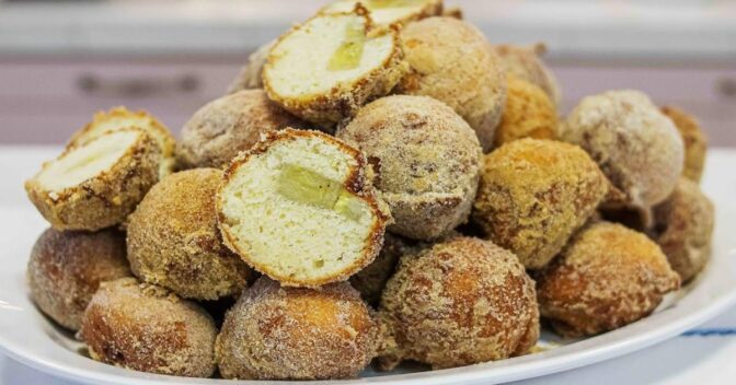 Doces: Bolinho de Chuva Recheado com Banana