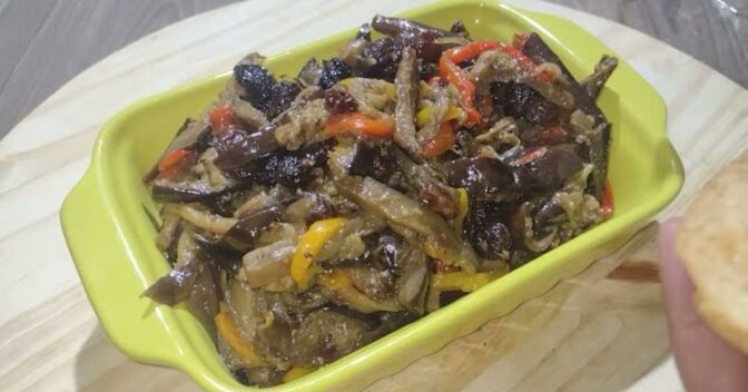 Saudável: Caponata de Berinjela no Forno Simples e Saborosa