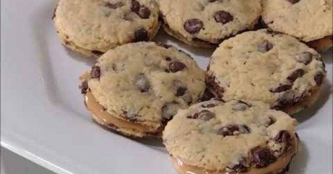 Biscoitos: Cookies Recheados com Doce de Leite Cremoso