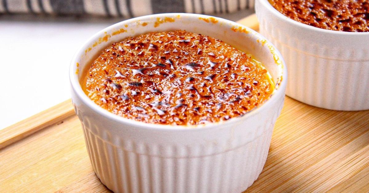 Creme brûlée francês com casquinha crocante e sabor delicado....