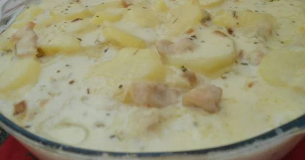Aprenda a fazer Frango Cremoso com Batata e Mussarela, uma receita prática e deliciosa perfeita...
