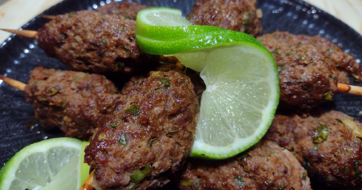 A Kafta de Carne Moída Temperada no Forno Fácil e Suculenta é perfeita para churrasco...
