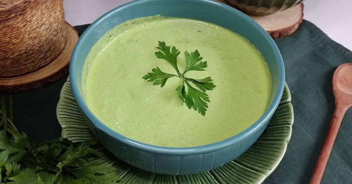Molho Verde Caseiro com alho e cheiro-verde, ideal para churrasco, lanches ou saladas, fácil ,...