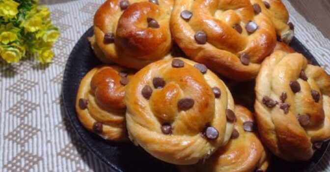 Pães: Pãozinho Caseiro com Gotas de Chocolate