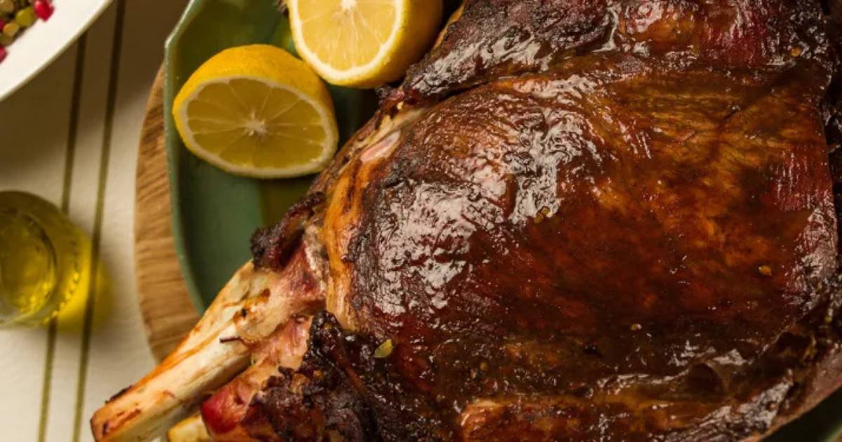 Pernil ao Molho Barbecue Suculento com Tempero Seco é a escolha ideal para um almoço...