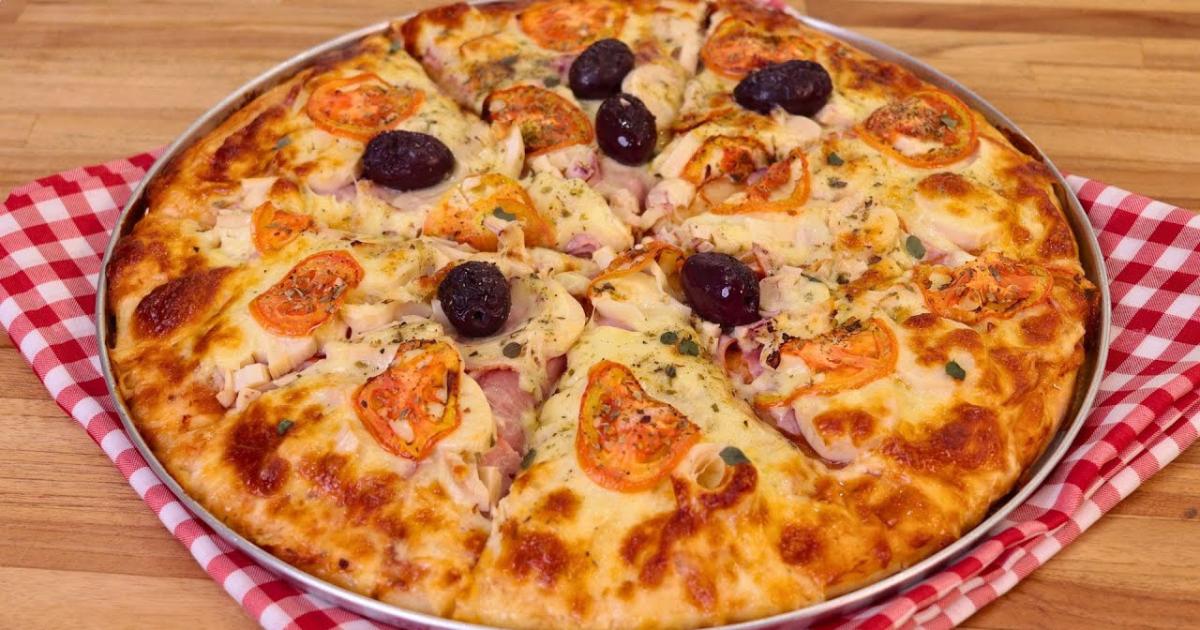 Massa de pizza caseira fácil e sem bagunça na cozinha....