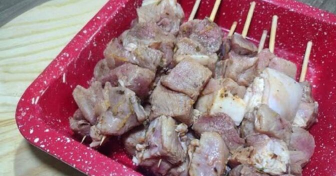 Dicas da Cozinha: Tempero Perfeito para Espetinho de Porco Suculento