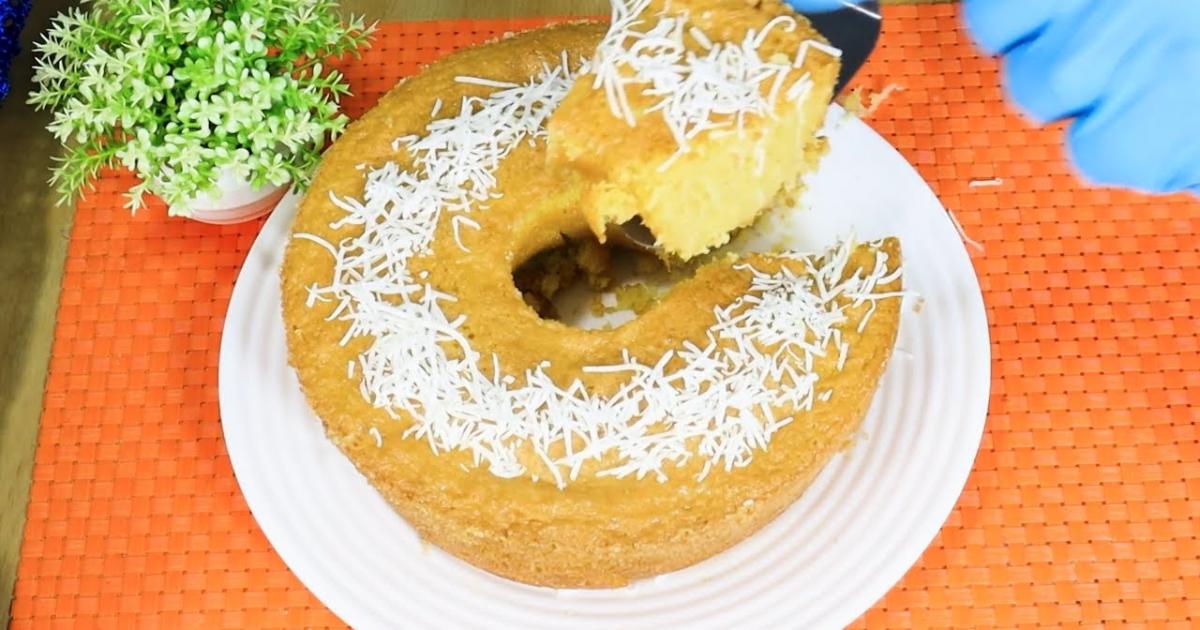 Bolo de fubá com coco fácil, sem leite e sem trigo....