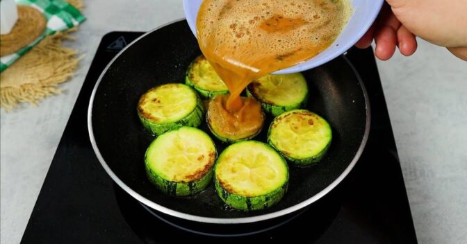 Saudável: Abobrinha com Ovos e Queijo Derretido