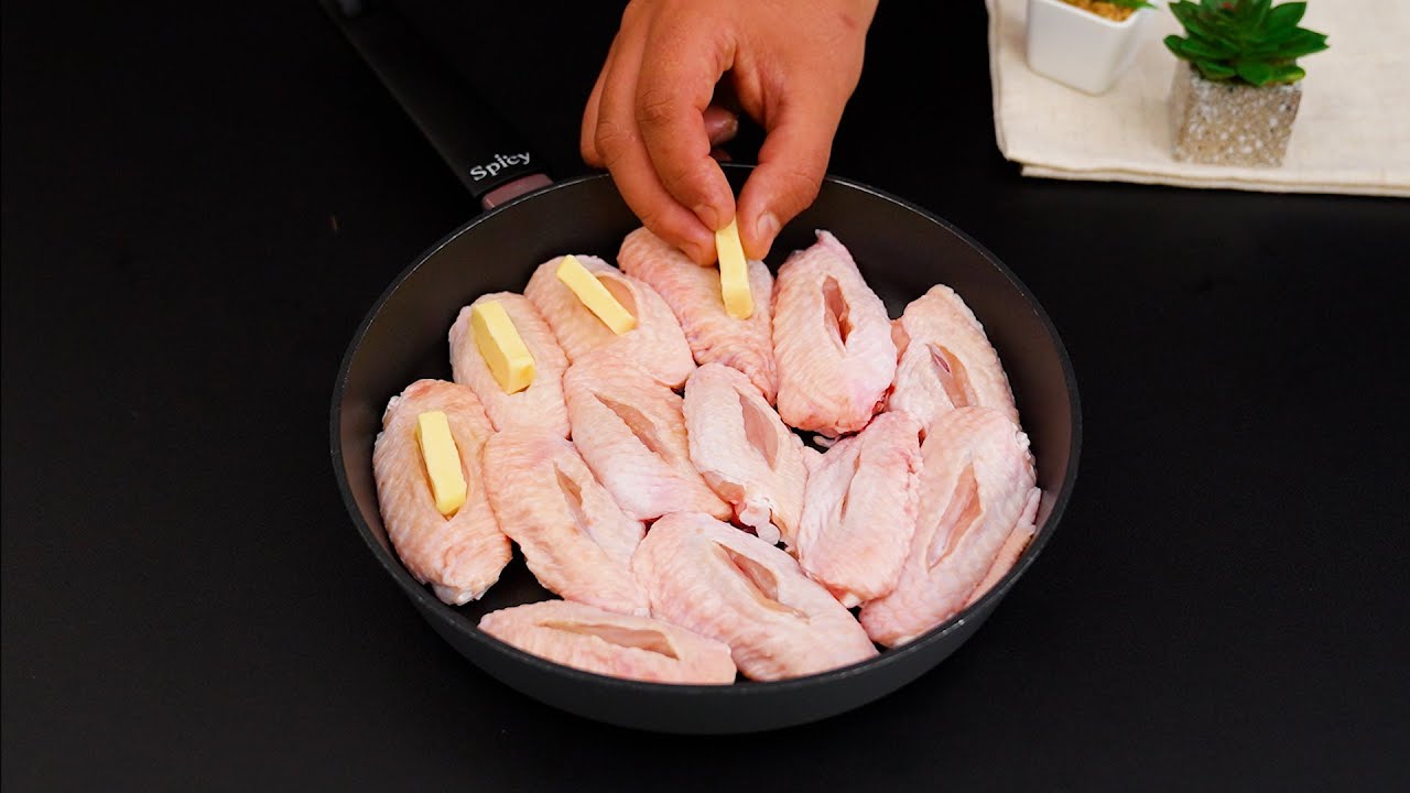 Asas de Frango com Molho Agridoce Irresistível são crocantes, suculentas e fáceis de fazer. Experimente...