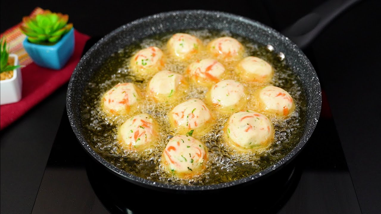 O Bolinho Crocante de Batata e Cenoura Frito é uma receita fácil e deliciosa para...