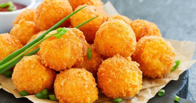 Aves: Bolinho de Frango Com Batata e Queijo Frito