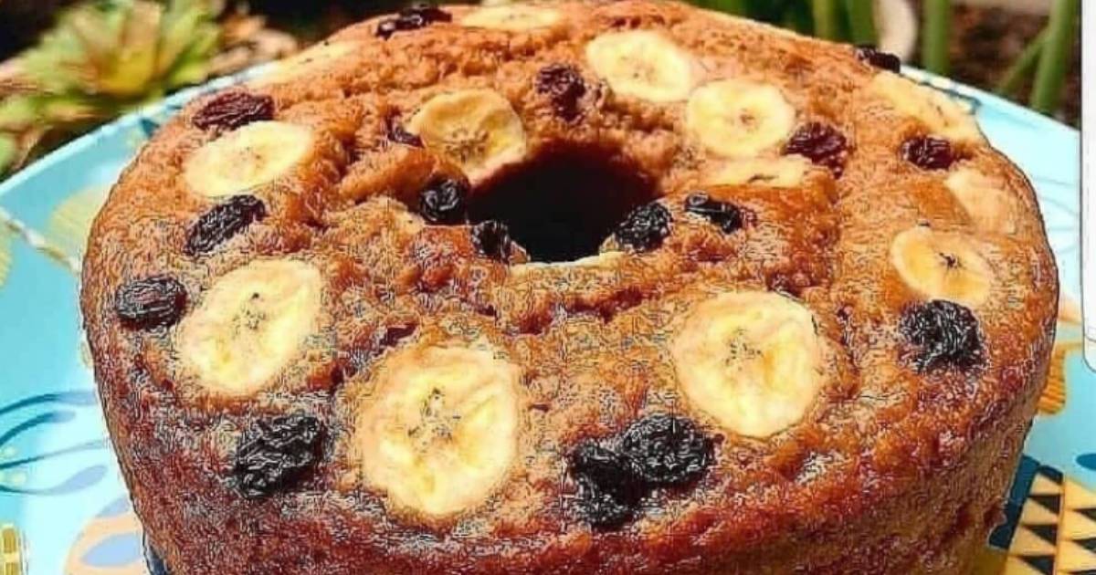 Aprenda a fazer o Bolo de Banana Fofinho Com Uvas Passas, uma receita saudável, simples...