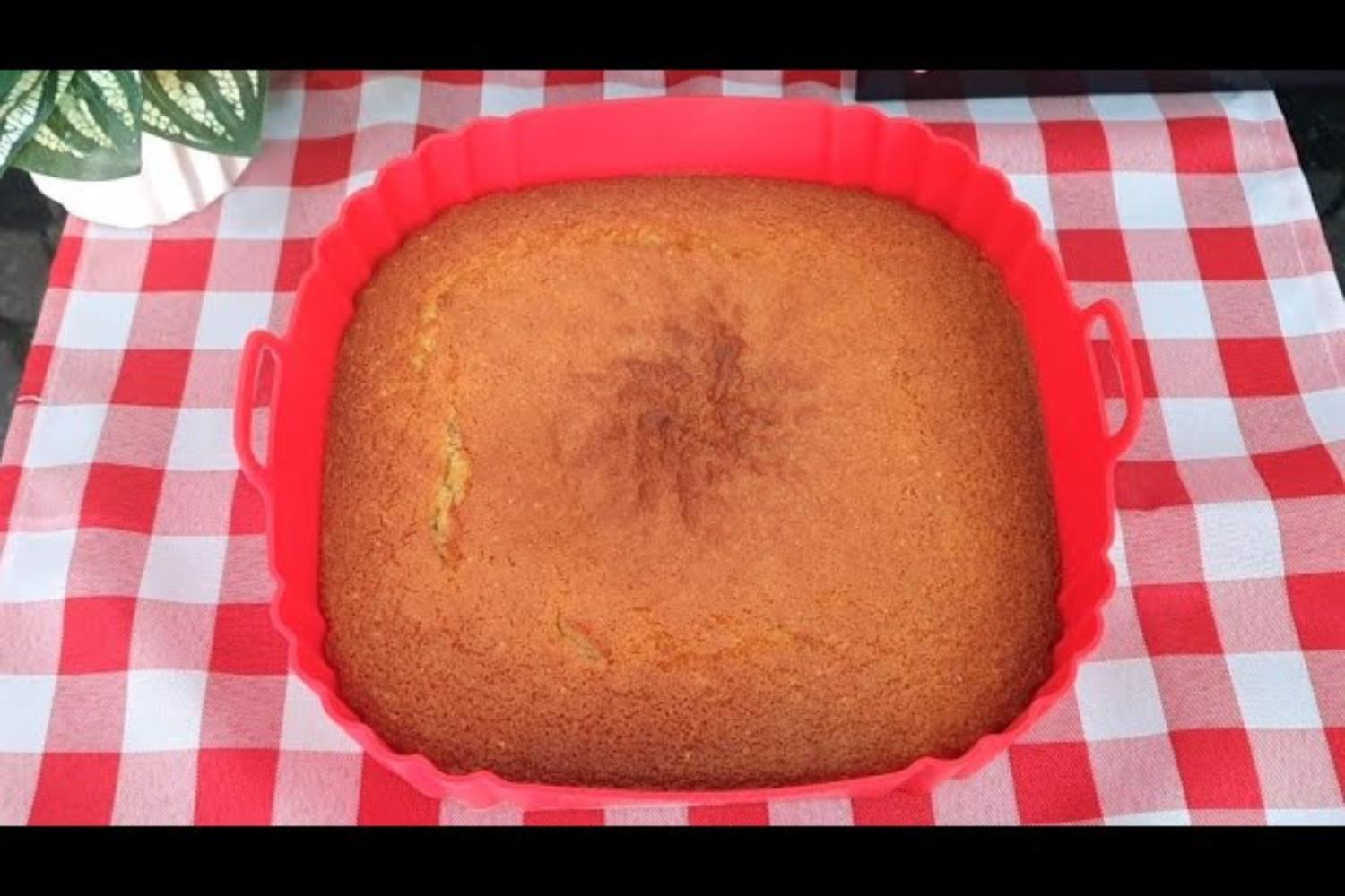 Receita simples de bolo de laranja na airfryer, fofinho e feito em 30 minutos....