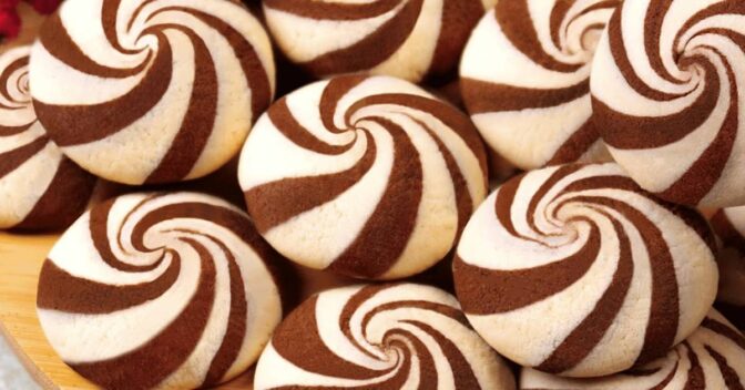 Biscoitos: Bolacha Mesclada Docinha Fofa com Leite