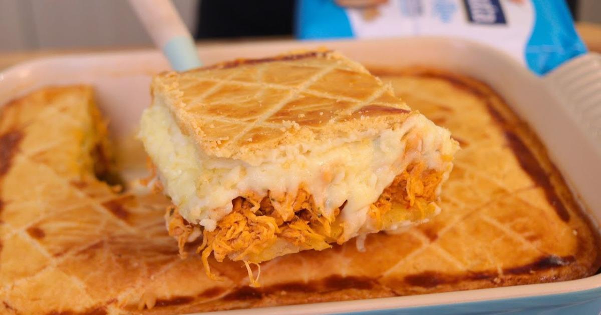 Empadão de frango cremoso com massa leve e recheio molhadinho....