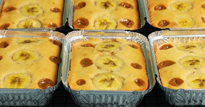 Bolos: Esse Bolo de Banana na Marmita Já Sai Recheado do Forno